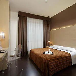 Paris 3*, Mestre Italy